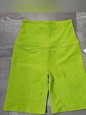 NWT Beyond Yoga Spacedye Keep Pace 7" Short. Lime Green. Size XS.